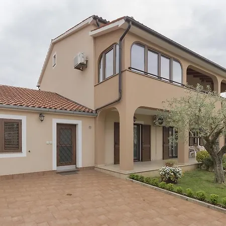 Monte Grande Apartmán Pula