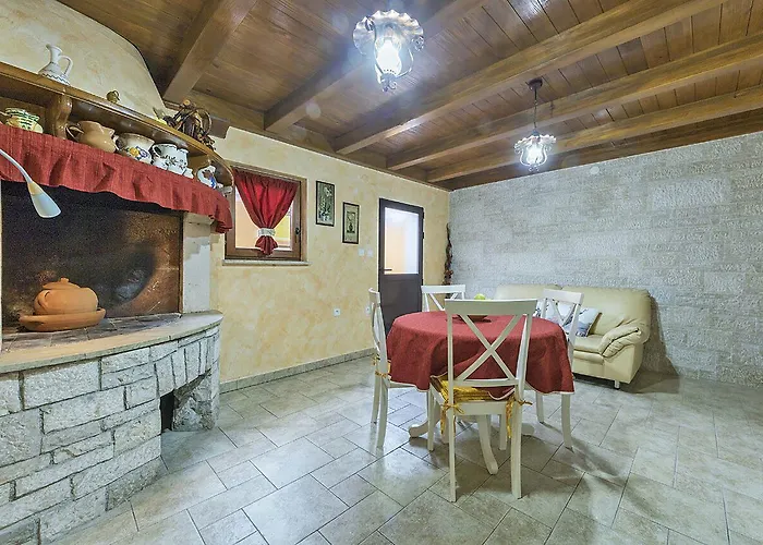 Monte Grande פולה